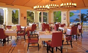 Dining - MASTER Suite Sleeps 6 Resort and Spa in Cabo with amazing pool and beach access. (Cabo San Lucas)