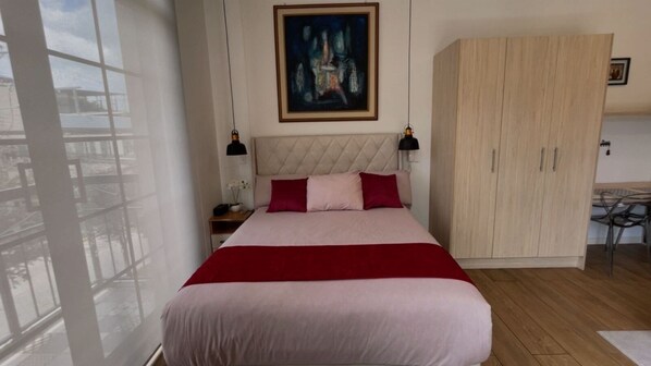 1 bedroom, iron/ironing board, free WiFi
