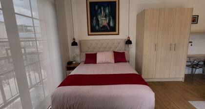 Luxury Suite- in Heart of Cumbaya
