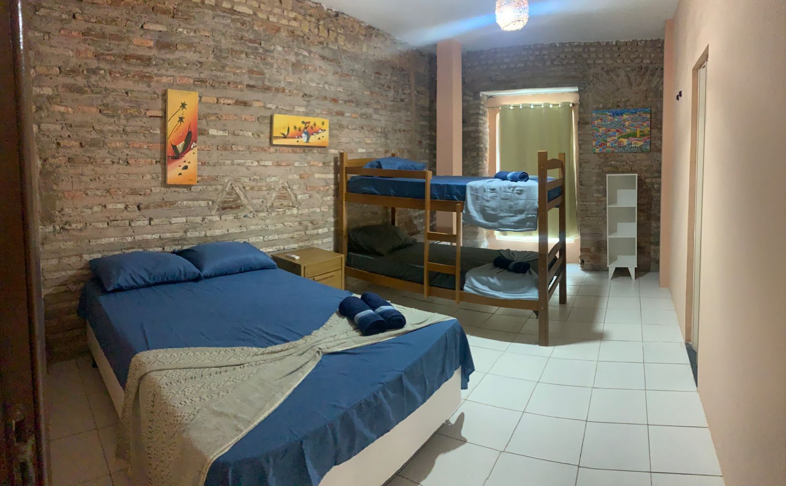 Habitación triple clásica, vistas a la ciudad | Wifi gratis