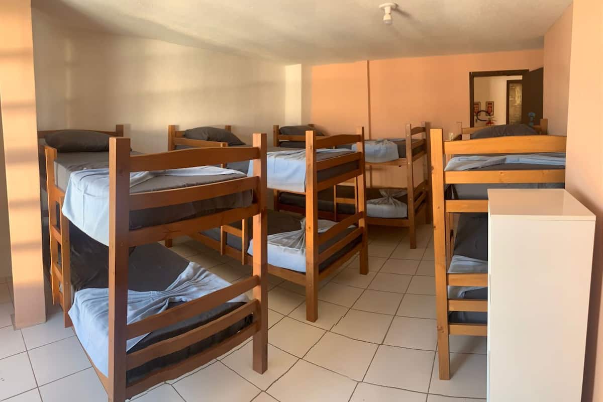 Dormitorio compartido básico, vistas a la ciudad | Wifi gratis