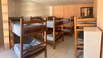 Dormitório compartilhado básico, vista para a cidade | Wi-Fi de cortesia