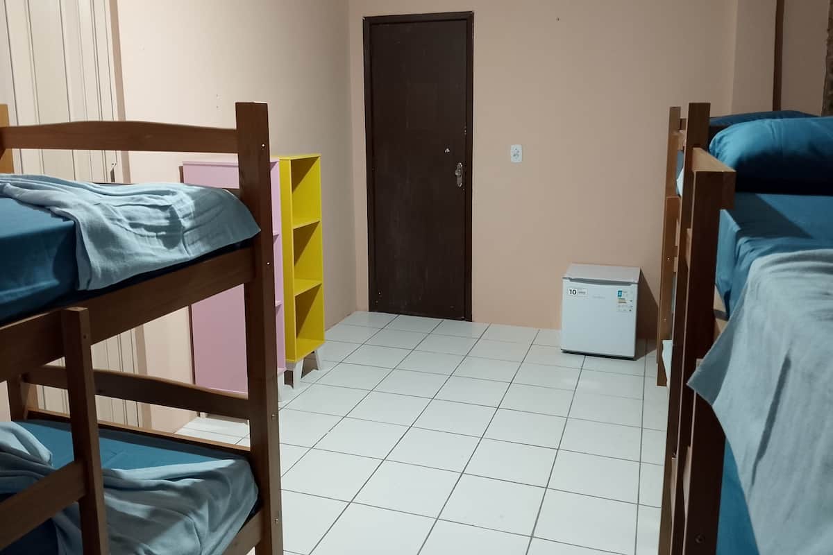 Dormitorio compartido básico, vistas a la ciudad | Wifi gratis