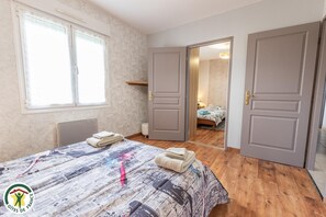 Travel cot, free WiFi, bed sheets - Gite du Sarondé - SARON SUR AUBE (SARON SUR AUBE)