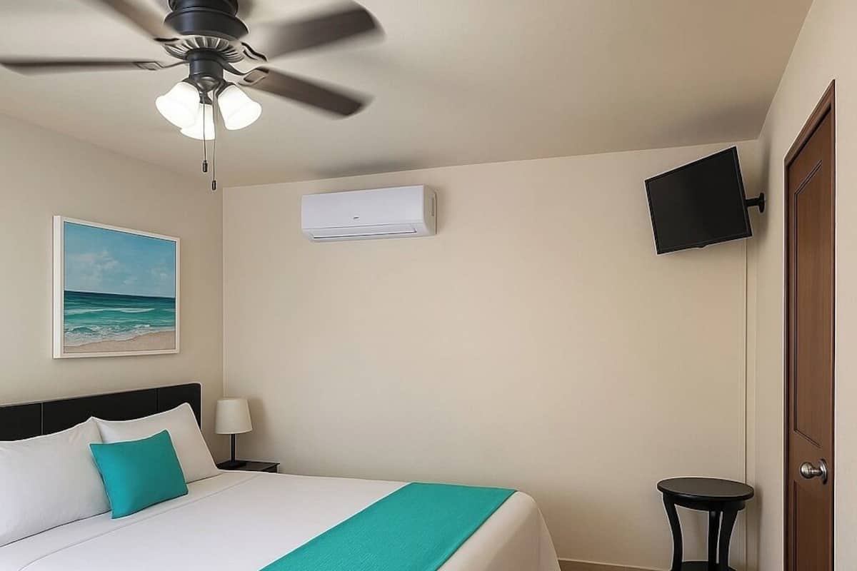 Comfort stúdió lakosztály, kilátással a kertre | Széf a szobában, íróasztal és laptophoz jól használható munkafelület