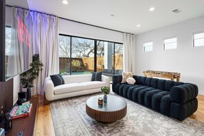 Televisión y futbolito 