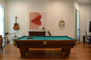 Games room - "Loo-vul" Retreat - Pool Table • Chill Vibes (Louisville)