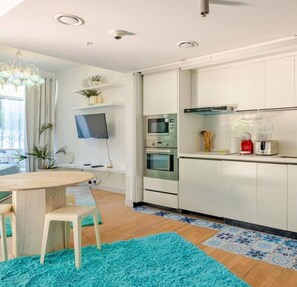 Microwave, oven, stovetop, dishwasher - Dubai marina 1-bed sleeps 5 (Dubai)