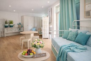 Silitysrauta/-lauta, Wi-Fi, vuodevaatteet