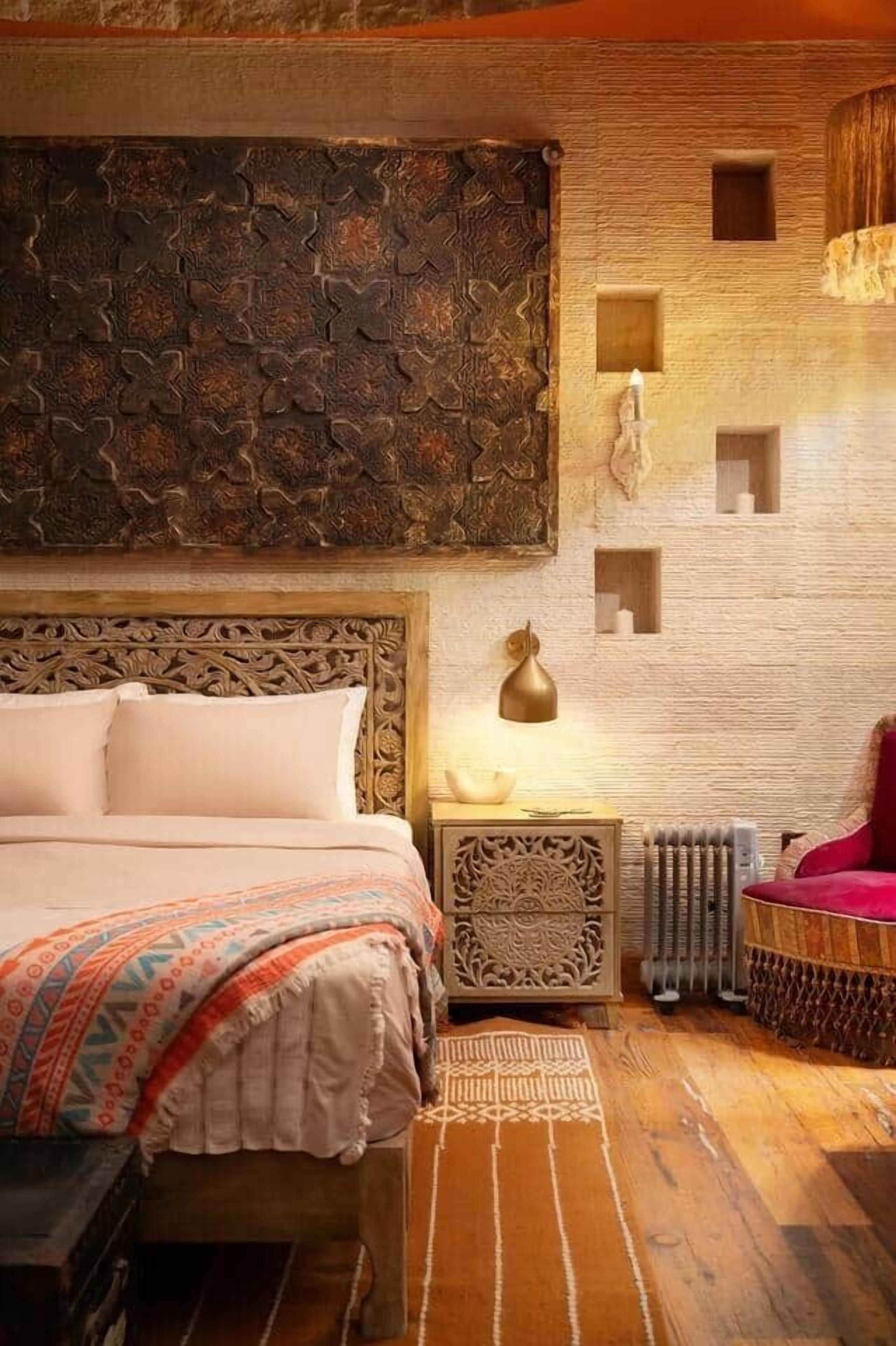 In-room safe, iron/ironing board, WiFi, bed sheets