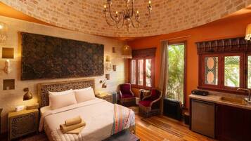 In-room safe, iron/ironing board, WiFi, bed sheets