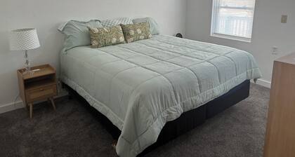 Beautiful 3-bedroom townhome with bay views in charming downtown Menominee