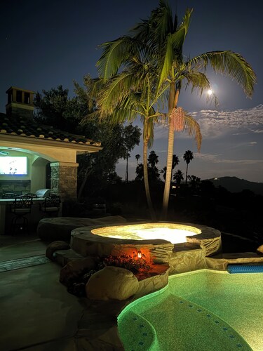 Luxury Wine Country Casita with Extraordinary Ridgetop Views Extensive Amenities