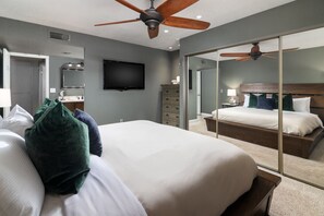2 bedrooms, iron/ironing board, WiFi - Old Town Scottsdale Luxury | Walk Everywhere (Scottsdale)