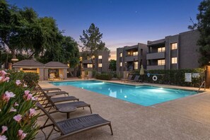 Pool - Old Town Scottsdale Luxury | Walk Everywhere (Scottsdale)