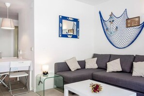 Living area - Apartament Antic Plankton - Sa Riera Begur - Free Parking, Beach, Wifi, holidays (Sa Riera)