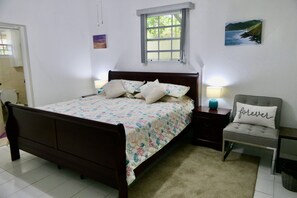 3 chambres, coffres-forts dans les chambres, bureau
