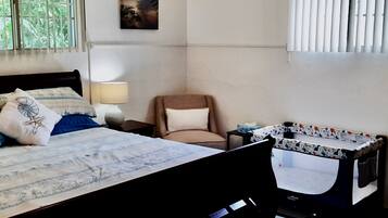 3 chambres, coffres-forts dans les chambres, bureau