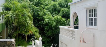 SXM Hillside Retreat large 3-bed/bath condo, tucked in the hills but central