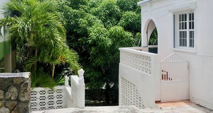 SXM Hillside Retreat large 3-bed/bath condo, tucked in the hills but central