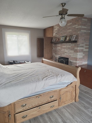 Unclassified image, 2 of 13, button - Cozy Devils Lake Cabin, 5 miles from Perham, perfect for relaxing. (Perham)