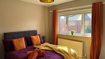 2 bedrooms, desk, iron/ironing board, free WiFi