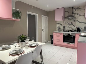Microwave, oven, dishwasher - Lace Market Nottingham (Nottingham)