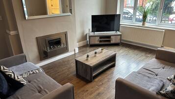 Smart-TV, peis og kontorer