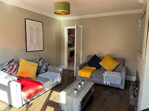 Smart-TV, peis og kontorer