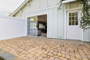Exterior detail - Walnut Acres Ranch 1BR Guesthouse in Woodland Hills w/ Pool & Patio (Los Angeles)
