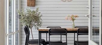 Cosy beachfront holiday home for families