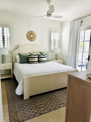 8 bedrooms, iron/ironing board, free WiFi, bed sheets - 6 BR House w Carriage house.Private pool, FREE BIKES,across the street to beach! (Panama City Beach)