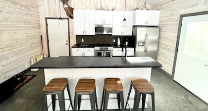 Private Gated Cabin Fireplace Pet Friendly UTV Rout Wheelchair Accessible