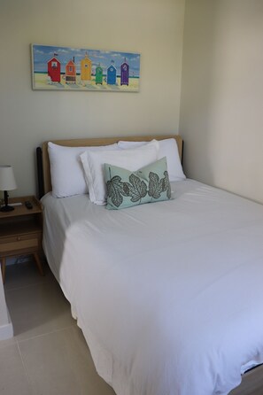WiFi, bed sheets - Perfect 1-bedroom villa with AC in wonderful West Tampa near Tampa Bay Downs (Tampa)