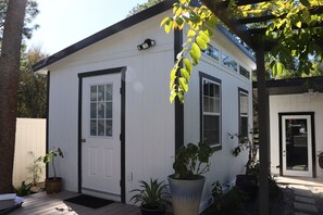Exterior detail - Perfect 1-bedroom villa with AC in wonderful West Tampa near Tampa Bay Downs (Tampa)