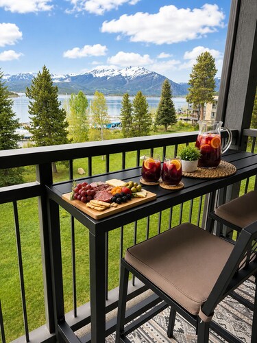 Dillon Lakefront Luxury w Iconic Mountain Views. Walk to Marina & Amphitheater