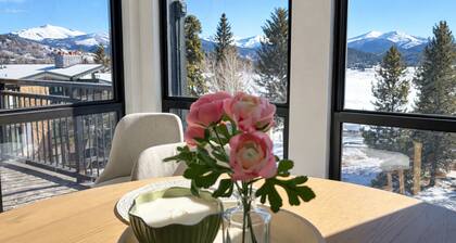 Dillon Lakefront Luxury w Iconic Mountain Views. Walk to Marina & Amphitheater