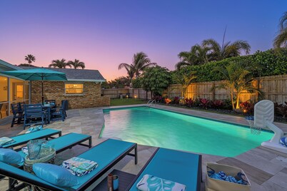 Palm Paradise | Heated Pool | PGA | Beaches | Waterpark | Roger Dean