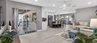 Palm Paradise | Heated Pool | PGA | Beaches | Waterpark | Roger Dean