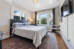 2 makuuhuonetta, silitysrauta/-lauta, Wi-Fi, vuodevaatteet