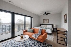 1 bedroom, iron/ironing board, WiFi, bed sheets - Sleepover | Lively Studio + Gym/Sauna - Omaha (Omaha)