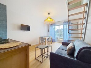 TV - QUIBERON - 2 rooms + - 46m² - city center (QUIBERON)