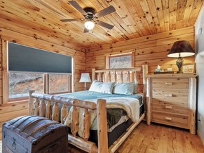 2 bedrooms, free WiFi, bed sheets - Mountain Bliss Cabin with Scenic Mtn Views and Pond (Spruce Pine)