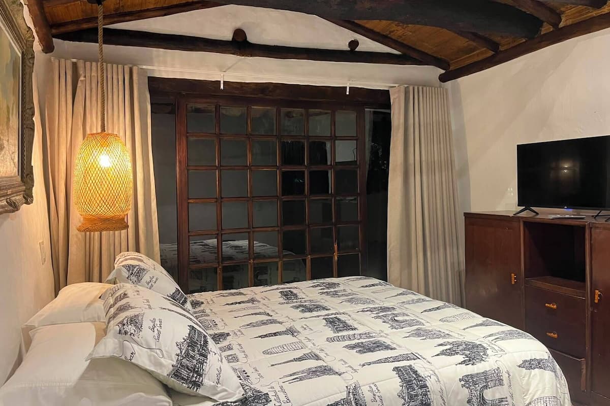 Habitación Confort doble, vistas al jardín | Cortinas opacas, wifi gratis, ropa de cama