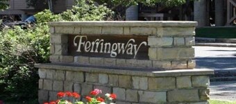 Delightful Centrally located 2-bedroom condo w/ Pool, Hot Tub & Sauna