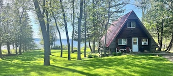 Hawberry Haven - Waterfront, Private Sandy Beach on Mudge Bay, Kagawong