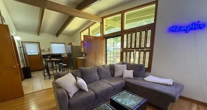 Golf and Campus Getaway EV, Near Hospitals- 3 Bedroom, 2.5 Bath