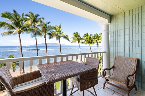 New Listing - Lahaina Shores 317, Beautiful Beachfront Location