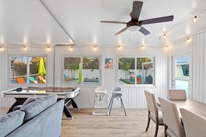 Spielezimmer