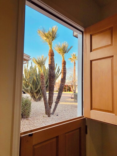 Cozy 1-bedroom guest house in pleasant Phoenix, Scottsdale area